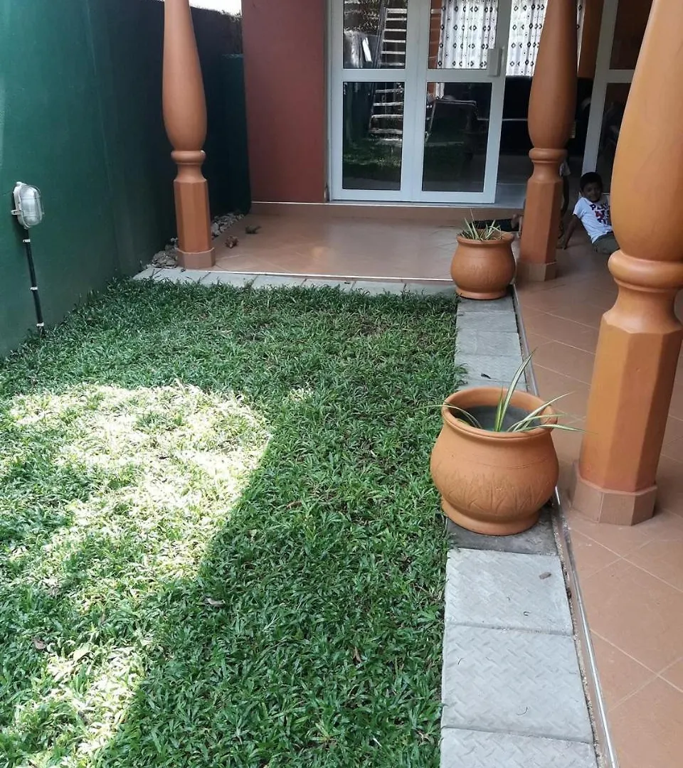 Wattle Inn Negombo Bed & Breakfast